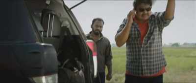 Sorry, boss, great escape. - Chekka Chivantha Vaanam