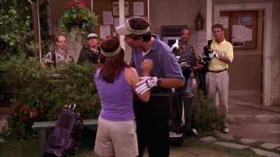 - Sorry, guys.
- Oh, hey. - Everybody Loves Raymond
