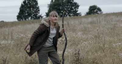 - Sorry, I wasn't looking!
- Ey? - Among the Living