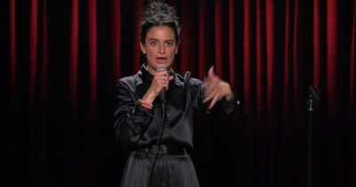 Sorry. I'm Jared-- Jerry--
J-Jenny. [laughs] - Jenny Slate: Stage Fright
