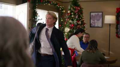 Sorry I'm late. I got pulled
into a last-minute meeting. - Christmas on Windmill Way