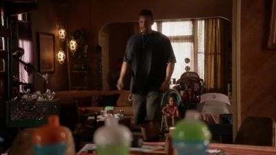 Sorry, kids. Daddy
forgot your sippy cups. - Shameless