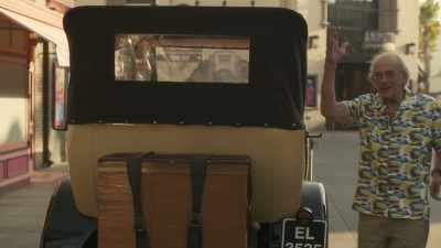 - Sorry.
- [mouthing] - Expedition: Back To The Future
