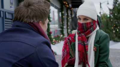 - Sorry!
- Oh, no! I'm so late. - I'm Glad It's Christmas
