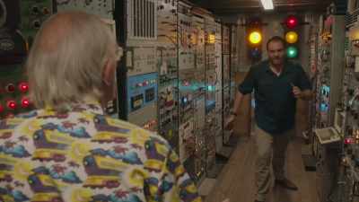- Sorry, okay, let's... let's... We got a mission. Come on.
- Yeah. - Expedition: Back To The Future