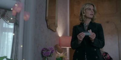 Sorry, the landline's going. - Silent Witness