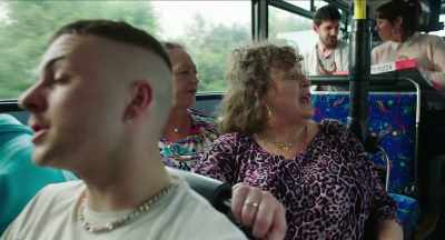 Sorry there, does anyone know any sing-songs? - The Young Offenders