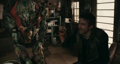Sorry wait Just go slowly with the clicks there - District 9