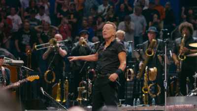 Sort of visual cues on stage, - Road Diary: Bruce Springsteen and The E Street Band
