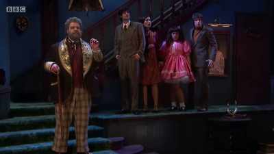 Sound cue seven!
THUNDER - The Goes Wrong Show