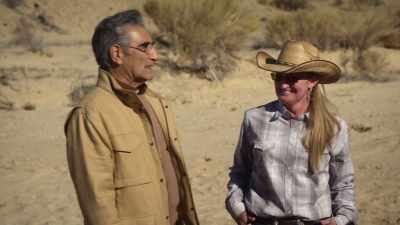 - Sounds like an odd game show.
- [chuckles] - The Reluctant Traveler with Eugene Levy