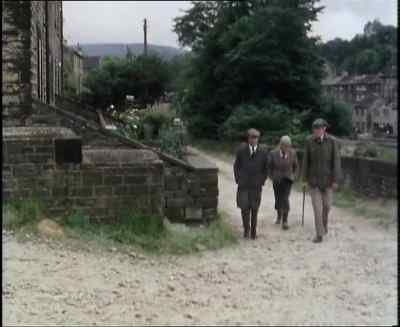 SOUNDS OF ENGINE STARTING - Last of the Summer Wine