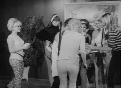 Soup. Hot soup girls. - The Wild World of Batwoman