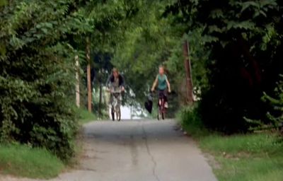 Spanker had gravy on his vest - Gummo