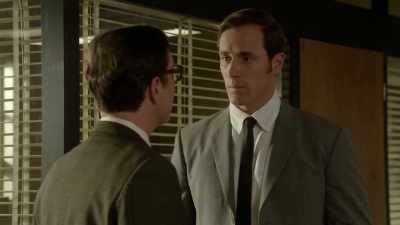 Sparrow wants that dog
out of here, - Ms Fisher's Modern Murder Mysteries