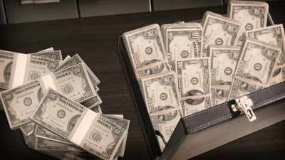 SPEAKER 3:
She had stacks of cash, - The Lady and the Dale