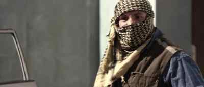 (SPEAKING ARABIC) - Jarhead 3: The Siege