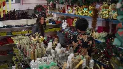 (speaking foreign language) - A Big Fat Family Christmas