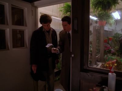[SPEAKING IN FOREIGN LANGUAGE] - Twin Peaks
