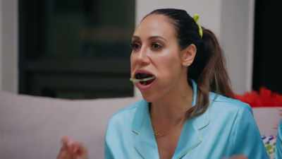 - [speaking indistinctly] - The Real Housewives Ultimate Girls Trip