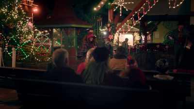 [speaking Italian] - A Taste of Christmas