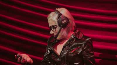 (speaking Italian) - Kinky Boots: The Musical