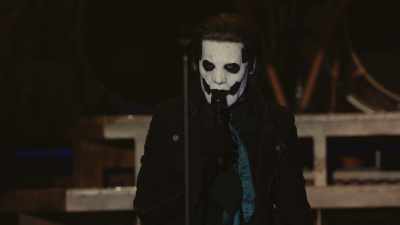 Speaking of in the middle, - Ghost: Rite Here Rite Now