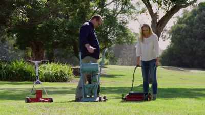 Speaking of which, these two
little hooks at the front... - Aussie Inventions That Changed The World