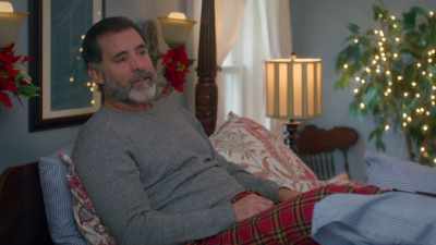 [speaking Spanish] - A Royal Christmas Holiday