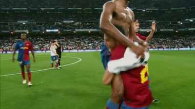 (SPEAKING SPANISH) - Take the Ball, Pass the Ball