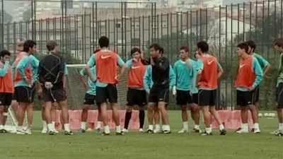 (SPEAKING SPANISH) - Take the Ball, Pass the Ball