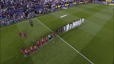 (SPEAKING SPANISH) - Take the Ball, Pass the Ball