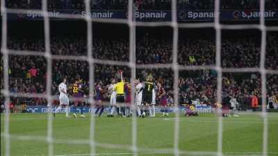 (SPEAKING SPANISH) - Take the Ball, Pass the Ball