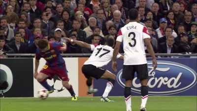 (SPEAKING SPANISH) - Take the Ball, Pass the Ball