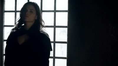 (SPEAKS ARABIC) - DC's Legends of Tomorrow