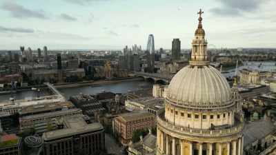 -(speaks Italian) - Ross Kemp: Mafia and Britain