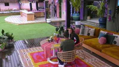 >> SPECIFICALLY, LIKE YOU AND
DYLAN, HOW COMPATIBLE ARE YOU - Love Island