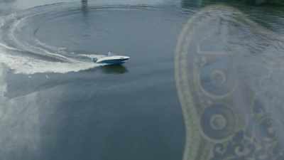 Speed boats, helicopters,
high explosives. - Inside the Heist