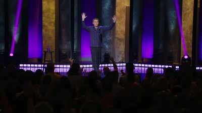 Sper că v-aţi distrat.
Eu, unul, da. Noapte bună! - Brian Regan: Nunchucks and Flamethrowers