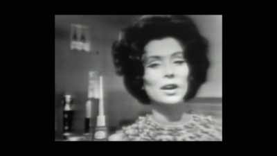 Sphinx Pink makes all other pinks
look positively pallid. - Elizabeth Taylor: The Lost Tapes