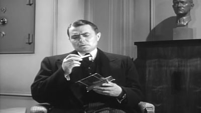 Spies are notoriously poor businessmen - 5 Fingers