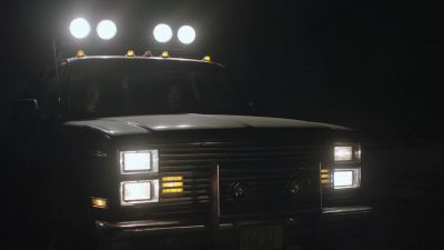 [spotlights whirring] - Twin Peaks