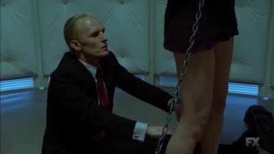 Spread your legs. - The Strain