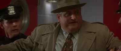 Spread out.
He couldn't have gone far. - Radioland Murders