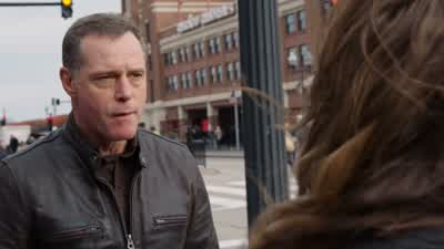Spread out. - Chicago P.D.