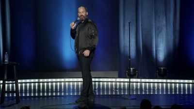 Spui: "Sunt fantastic.
Uite încă unul ca mine!" - Tom Segura: Disgraceful