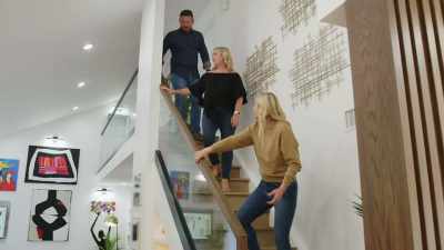 - Square railing.
- So cool, I love the color too. - Help! I Wrecked My House
