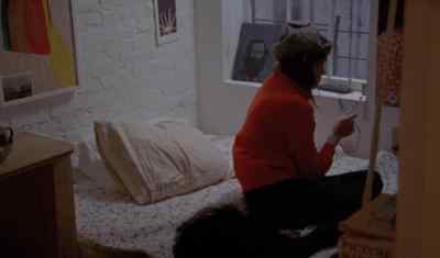 (squeaking)
(thuds) - The Pleasure of Being Robbed