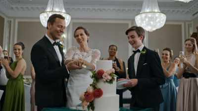 [squealing] - The Groomsmen: First Look