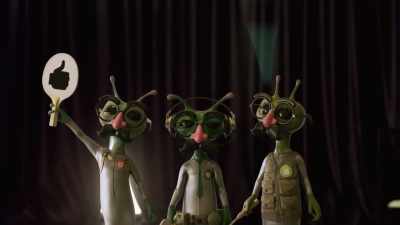 - [Squee] May mop.
- [dinging] - Alien TV